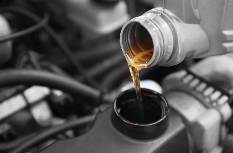 Long-Lasting Performance with Accel DX9 Diesel Engine Oil