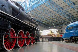 Railroad Engine Oil: Types, Benefits, and Maintenance Tips